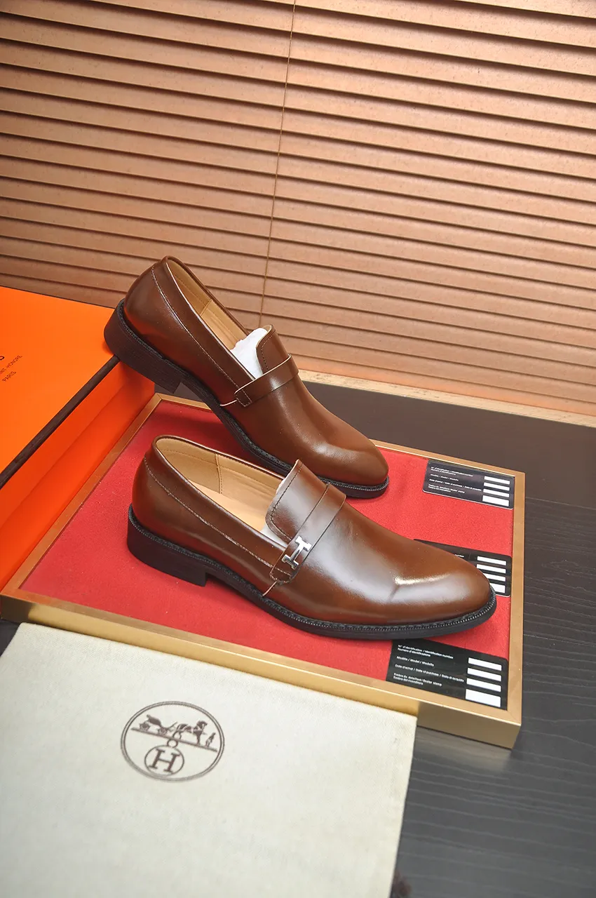 Men's shoes💰540💶[HERMES] (cowhide lining)🍀Italian top luxury🍀He does not pursue novel styles and gorgeous colors, but attracts the favor of successful men with his flawless, elegant and classic style. Formal leather shoes This very comfortable, simple and stable style allows you to easily match any style! The pattern is absolutely 1:1 refined from the original case, and we strive for excellence in materials, imported cowhide + cowhide lining💪💪💪extraordinary texture👍! .Code number: 39-45 (45 customized)